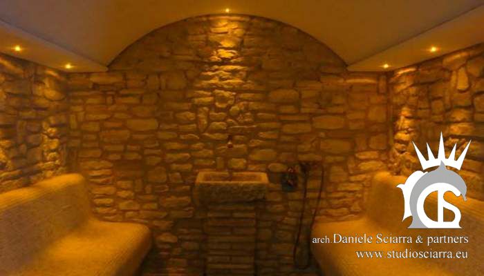 Turkish bath with travertino mosaic and rocks covering